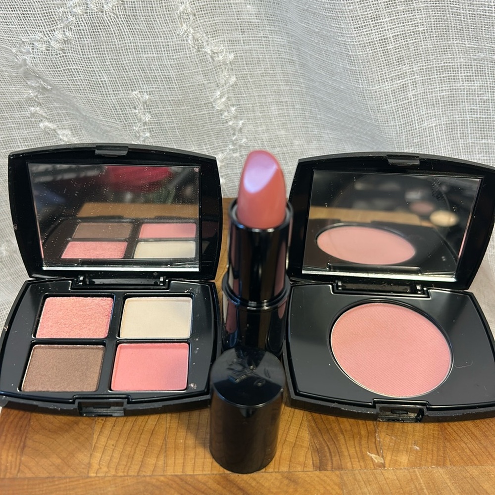 NWT Lancome bundle of eyeshadows, lipstick and blush